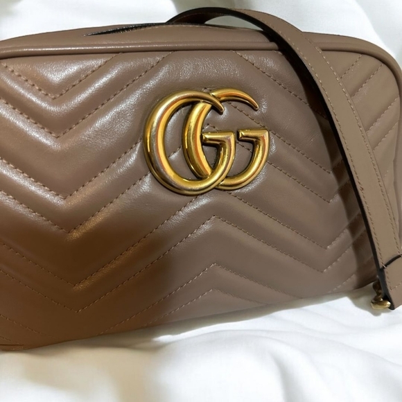 Gucci Marmont Crossbody - Picture 2 of 10